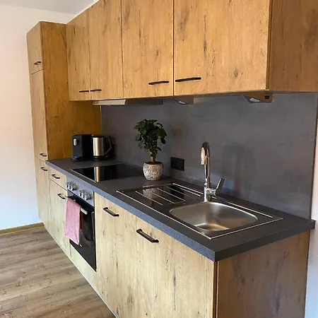 Helena Apartment *